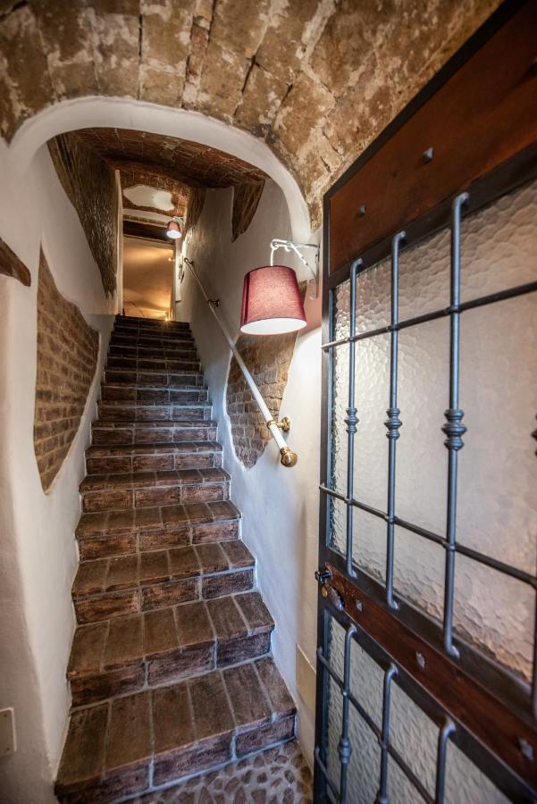 Rose House Camino
